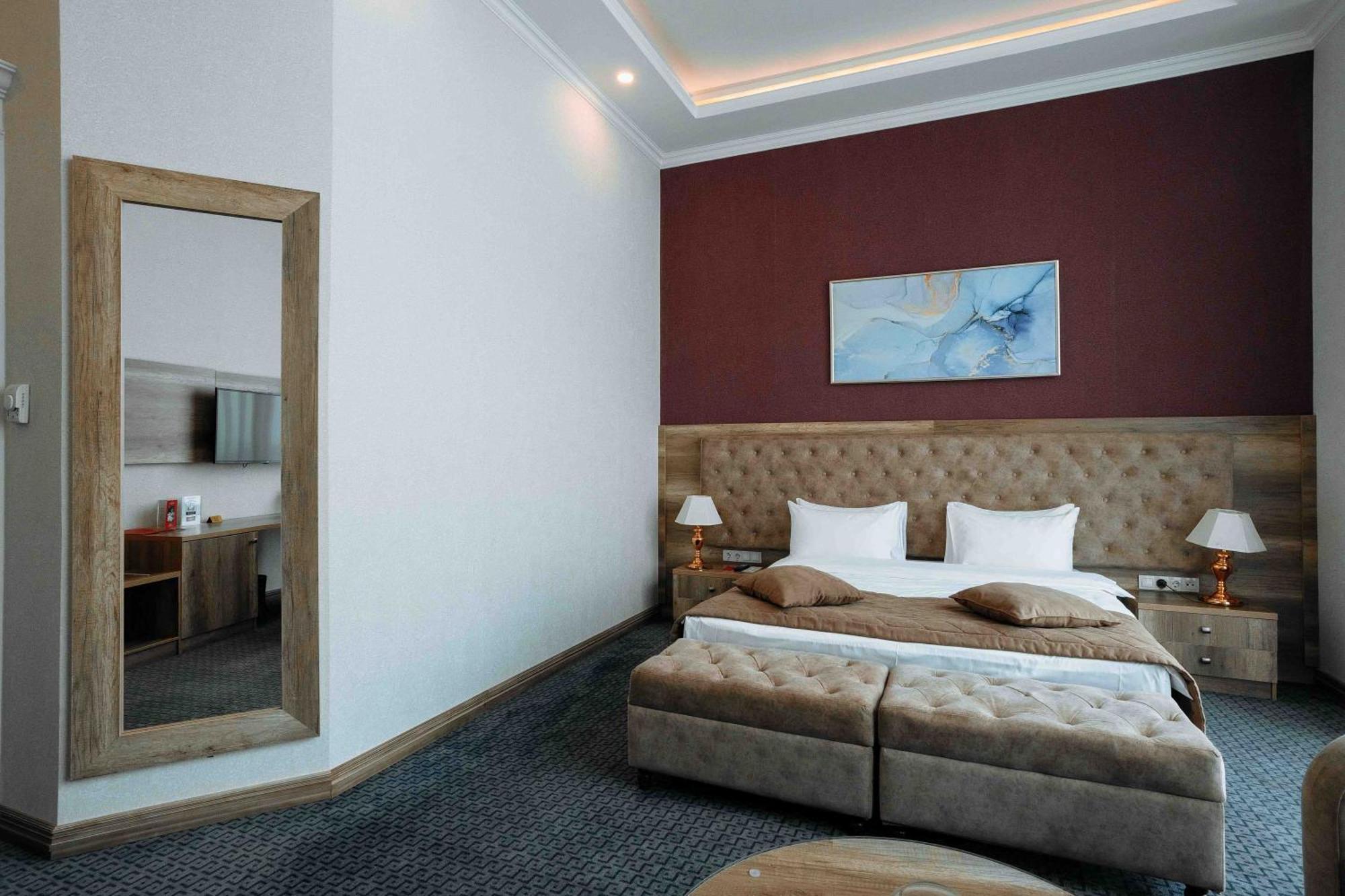 Ramada By Wyndham Shymkent Otel Dış mekan fotoğraf