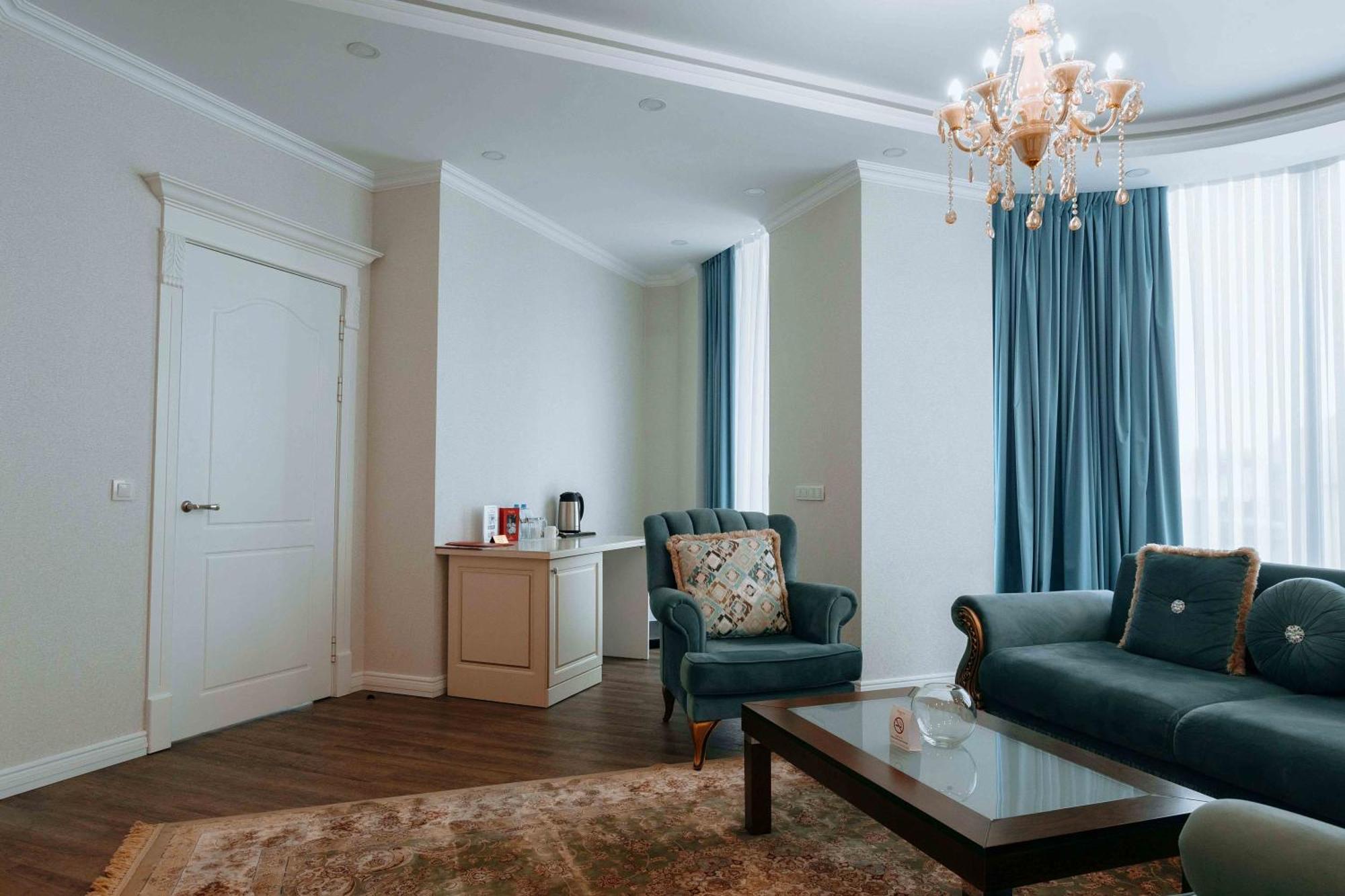 Ramada By Wyndham Shymkent Otel Dış mekan fotoğraf