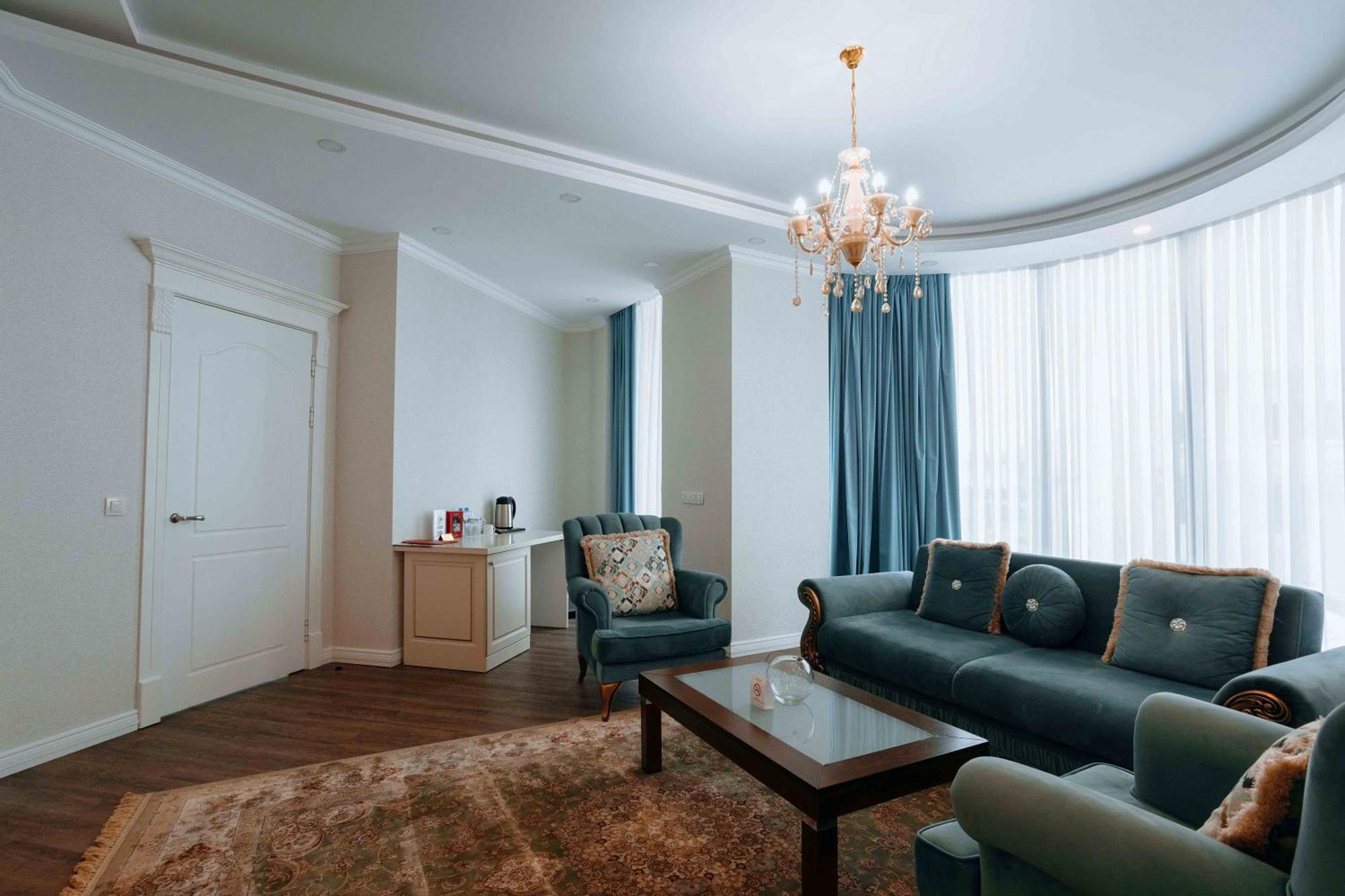 Ramada By Wyndham Shymkent Otel Dış mekan fotoğraf