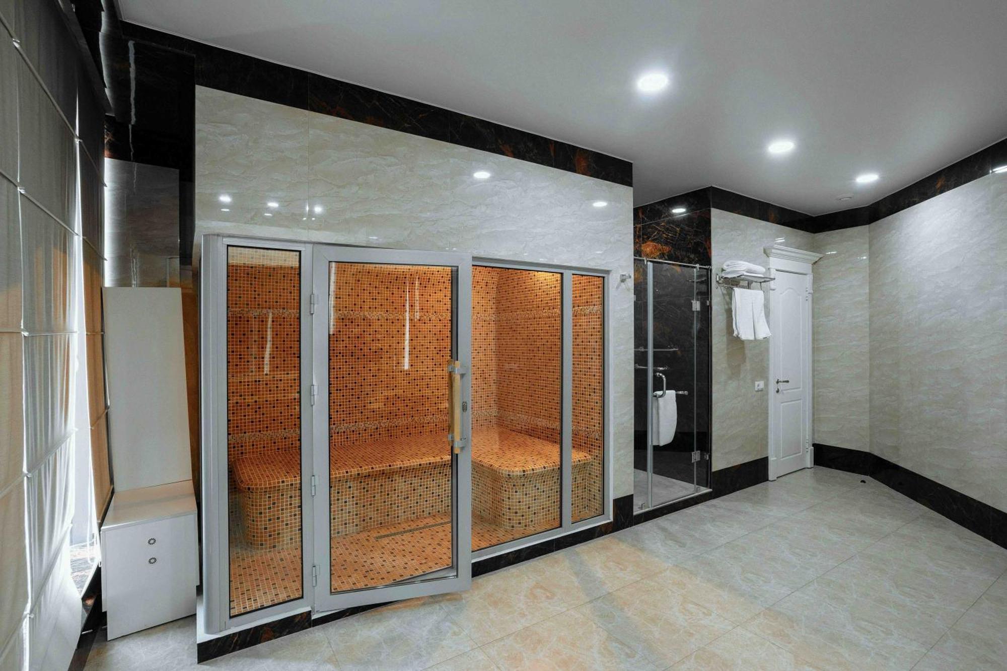 Ramada By Wyndham Shymkent Otel Dış mekan fotoğraf