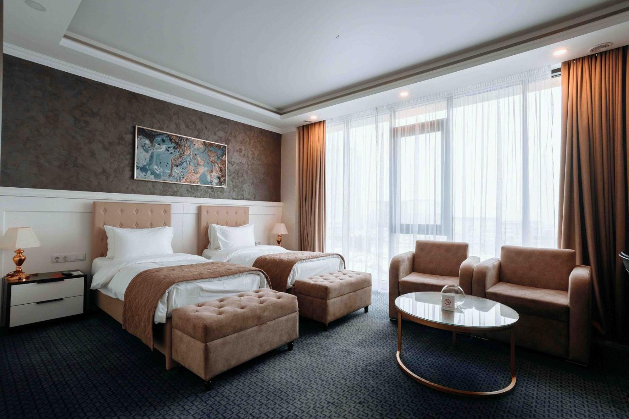 Ramada By Wyndham Shymkent Otel Dış mekan fotoğraf