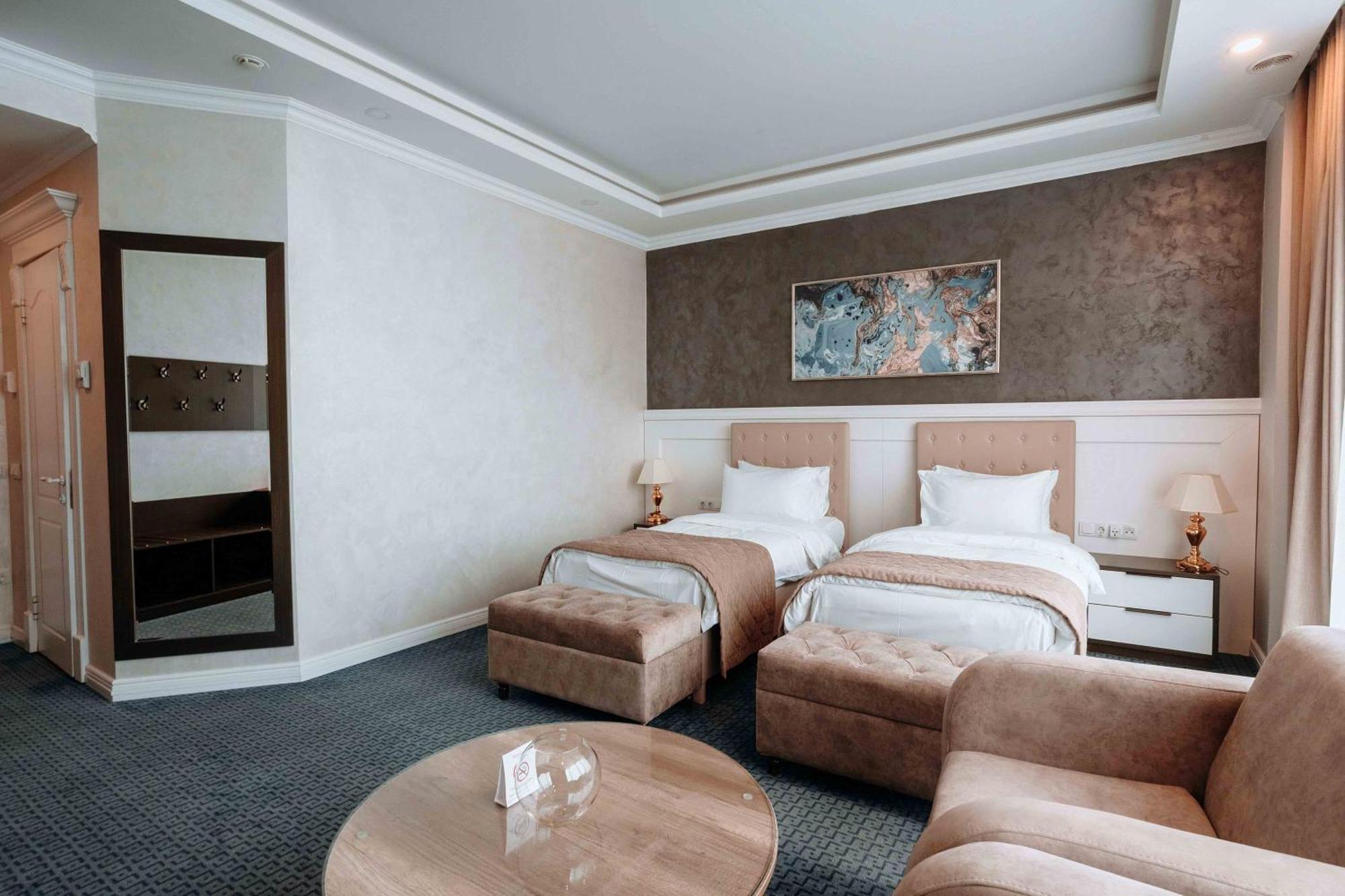 Ramada By Wyndham Shymkent Otel Dış mekan fotoğraf