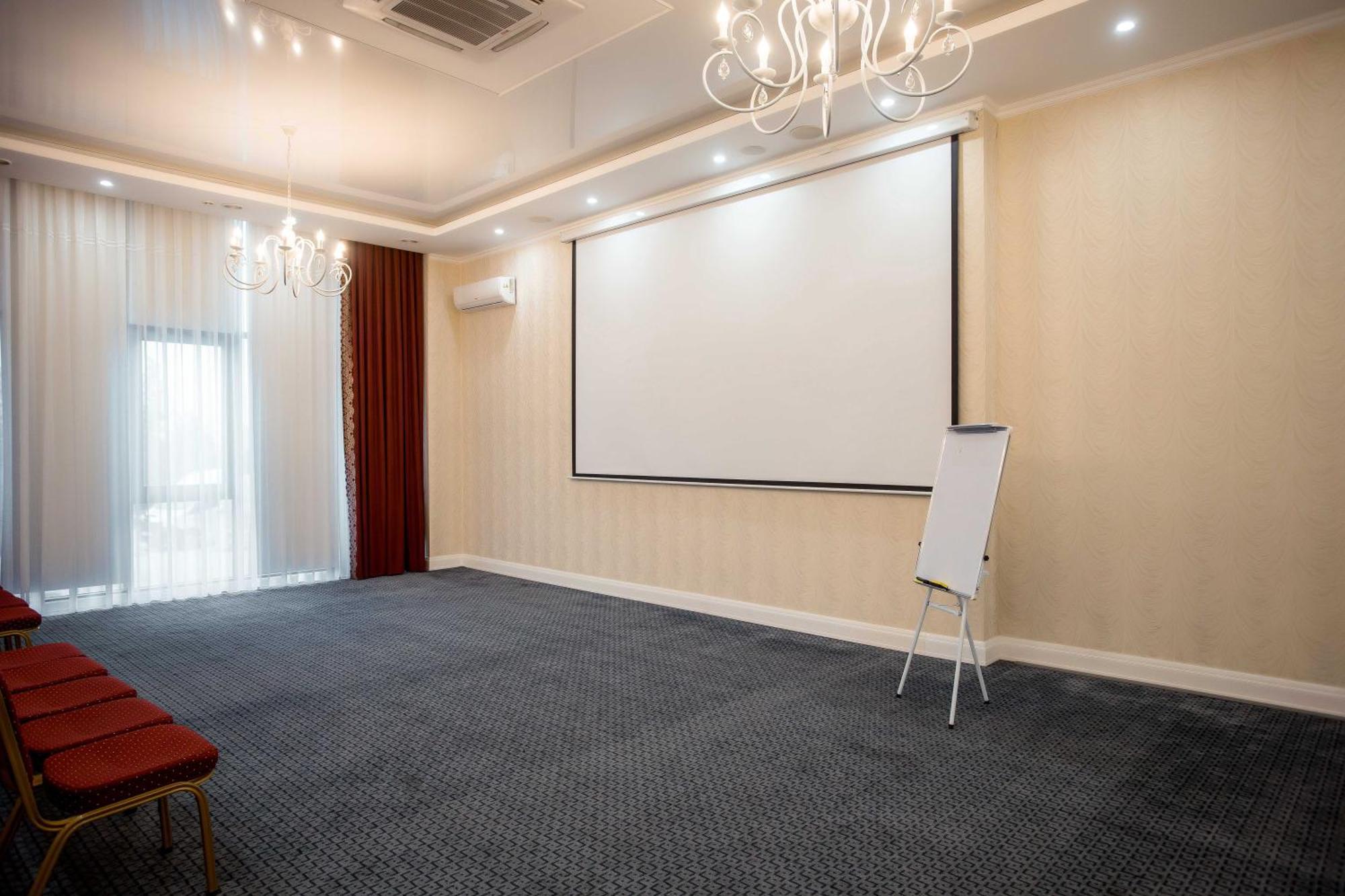 Ramada By Wyndham Shymkent Otel Dış mekan fotoğraf