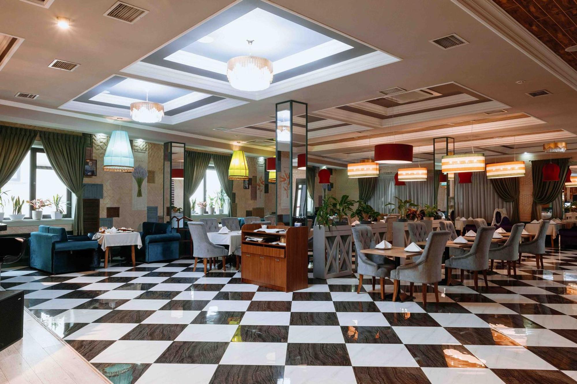 Ramada By Wyndham Shymkent Otel Dış mekan fotoğraf