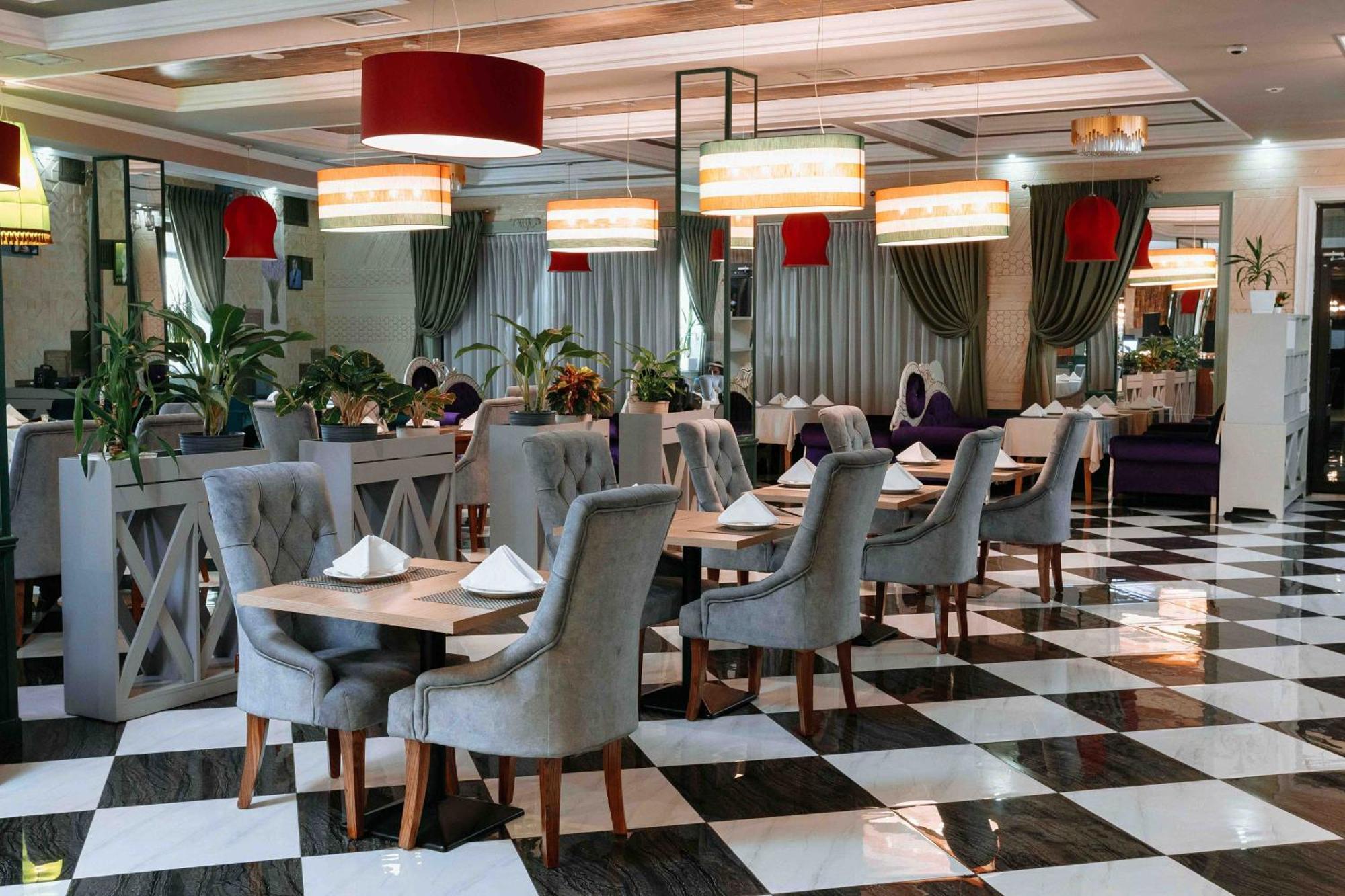 Ramada By Wyndham Shymkent Otel Dış mekan fotoğraf