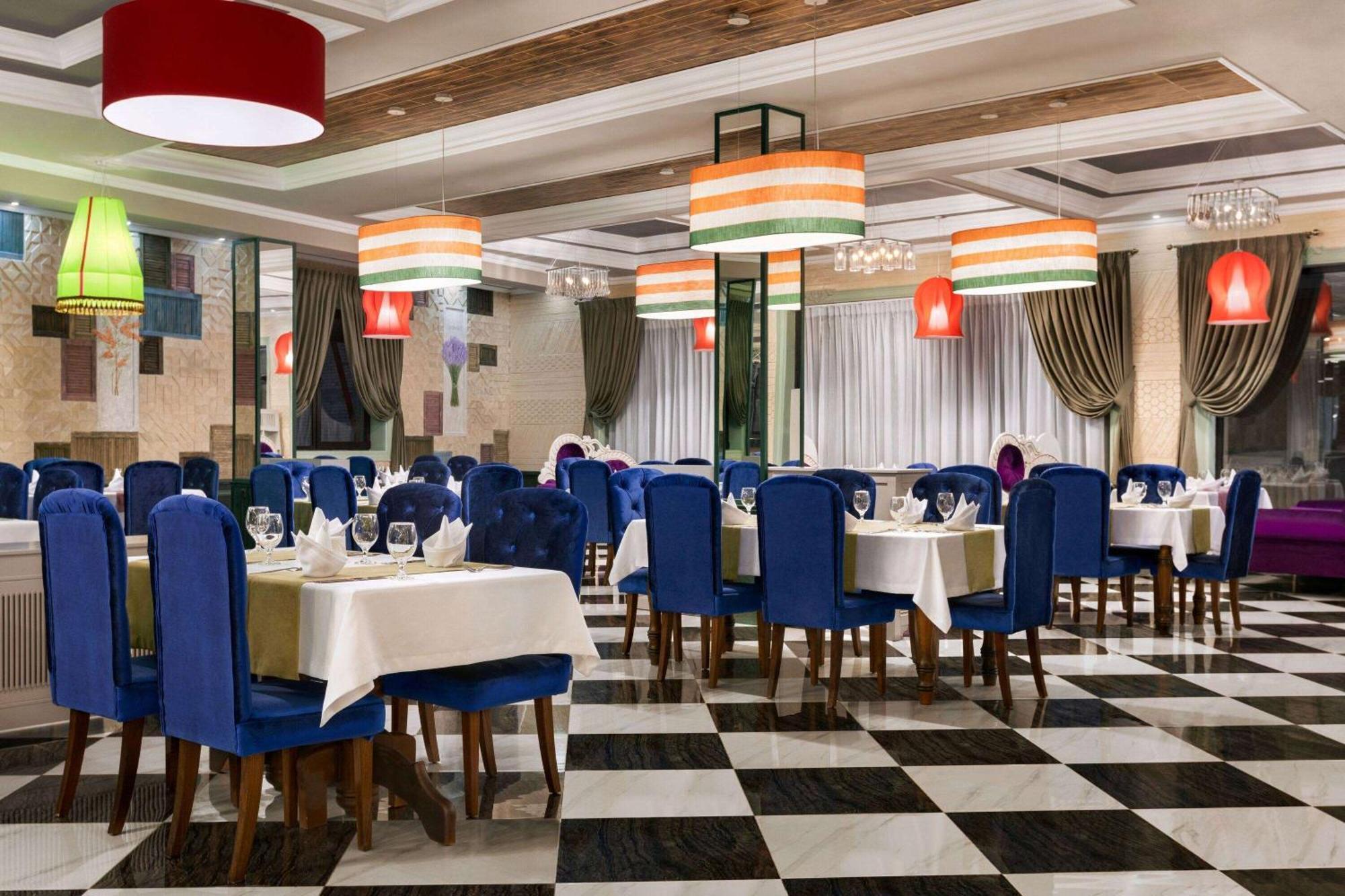 Ramada By Wyndham Shymkent Otel Dış mekan fotoğraf