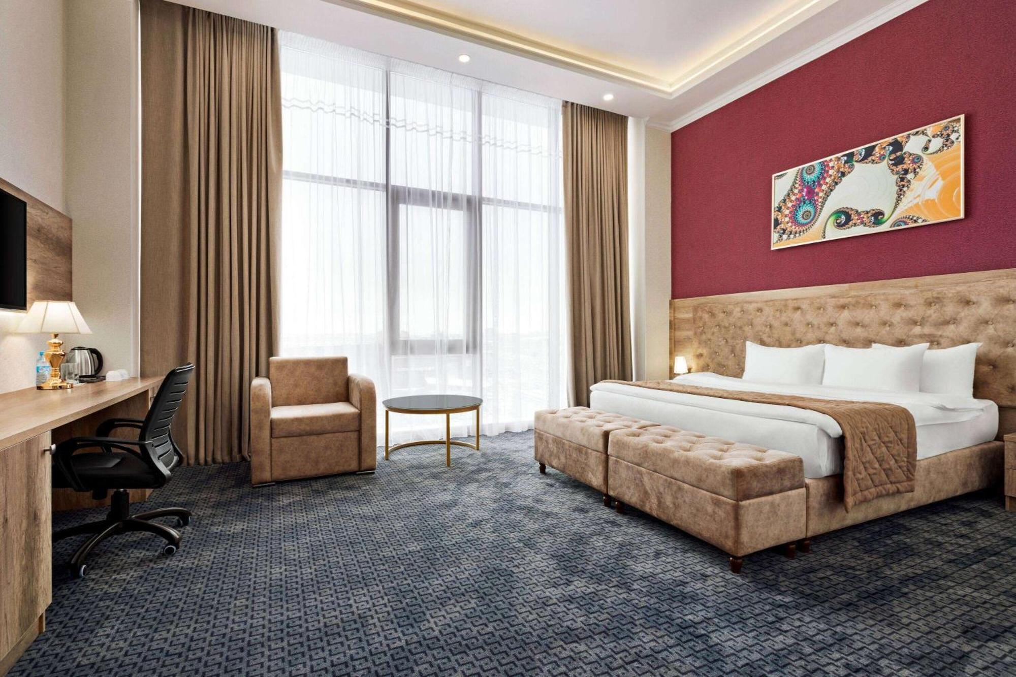 Ramada By Wyndham Shymkent Otel Dış mekan fotoğraf