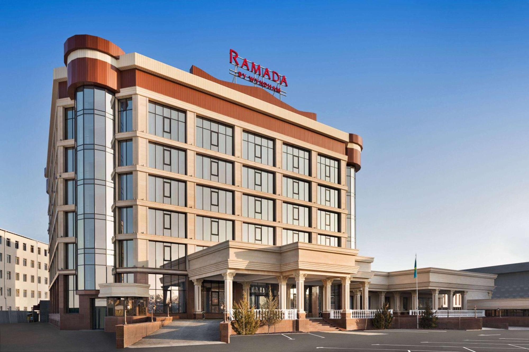 Ramada By Wyndham Shymkent Otel Dış mekan fotoğraf